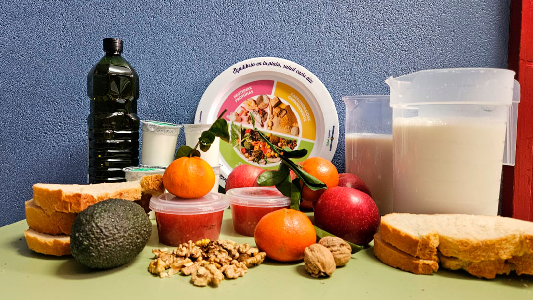 Desayunos saludables, en los centros educativos y charla sobre nutrición, en la Casa de Cultura