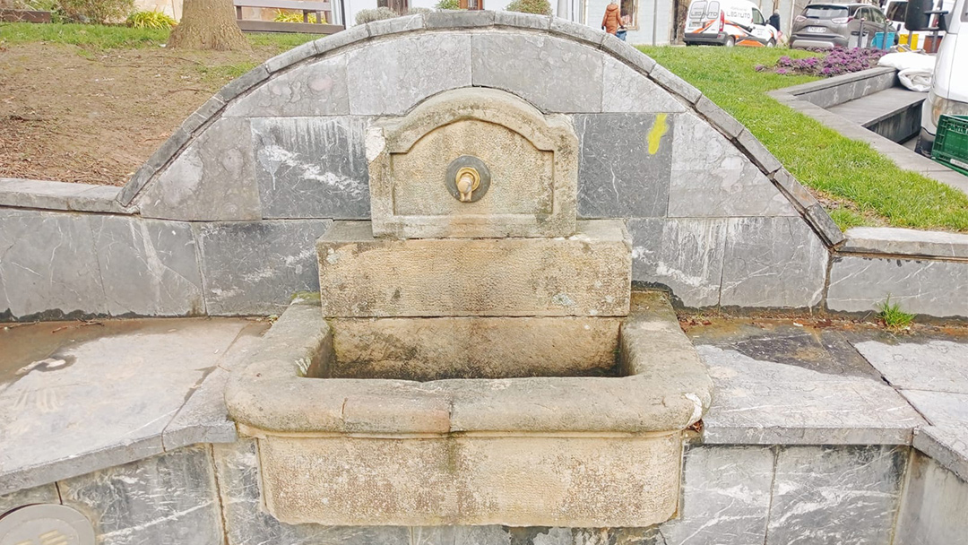 Las fuentes públicas de Legazpi permanecen cerradas durante el invierno por prevención ante las heladas
