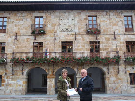 Ganador del vale sorteado entre las personas que han presentado propuestas para los presupuestos participativos 2017