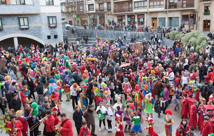 El viernes de carnaval, desfile de disfraces de los centros escolares