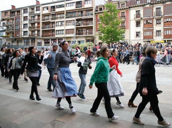 El 6 de marzo comenzará el curso para aprender a bailar Larrain Dantza y Kapela Dantza