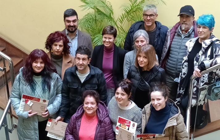 Legazpi entrega los premios del concurso de escaparates de navidad