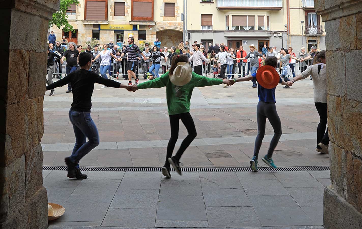 El 11 de marzo comenzará el curso para aprender a bailar Larrain Dantza y Kapela Dantza.
