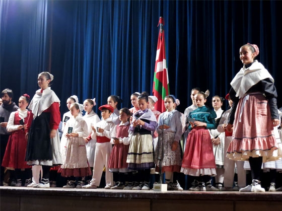 Euskal Herriko Neskatxena edota Soinu Zaharren Txapelketa.