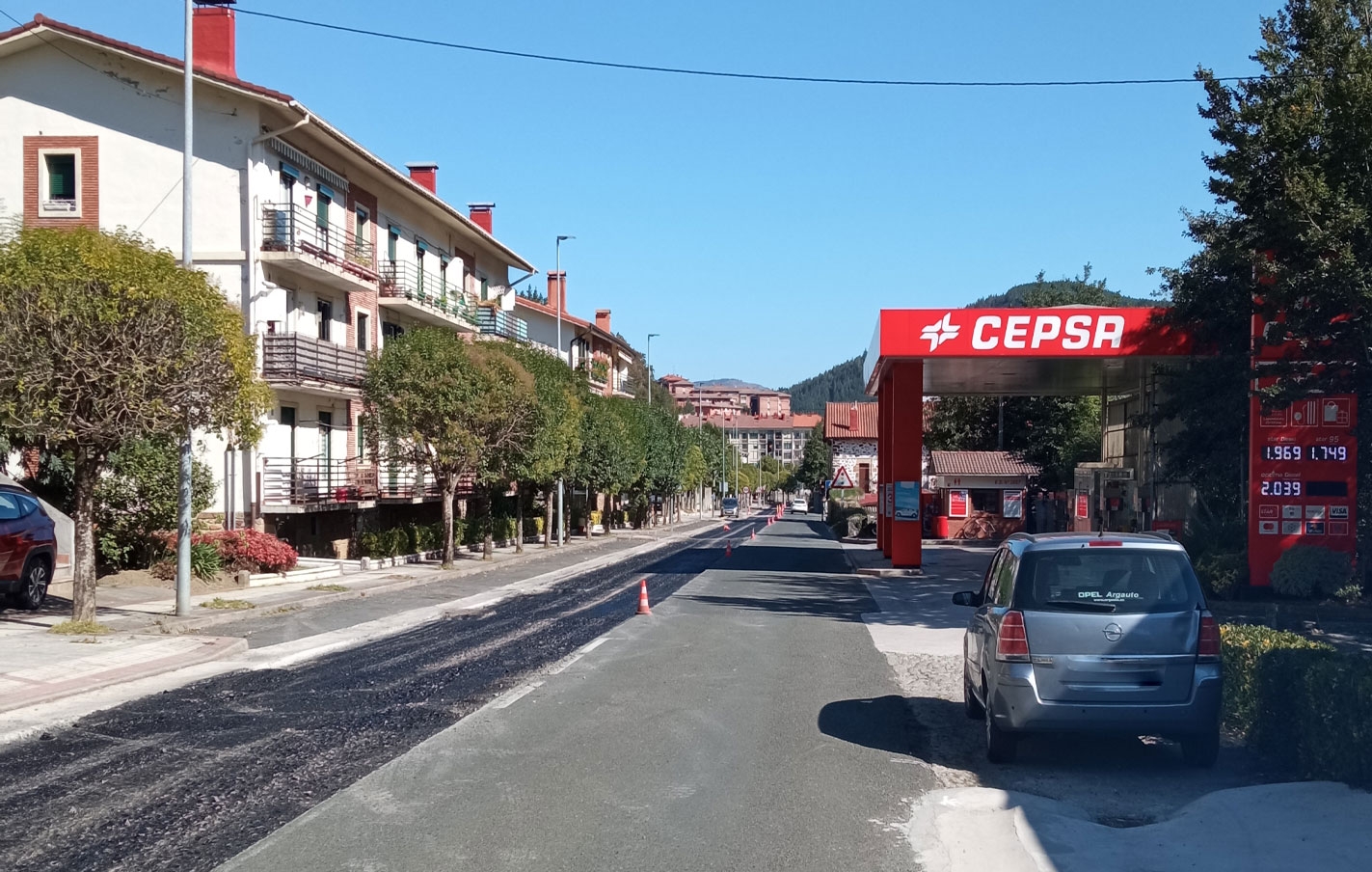 Direccion única en la GI-2630, en Bikuña kalea