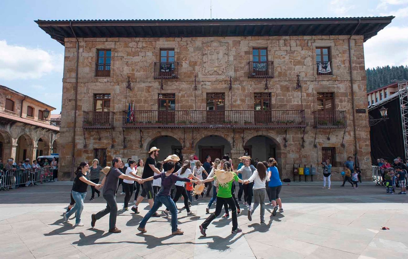 Cursillo abierto: Larrain Dantza y Kapela Dantza
