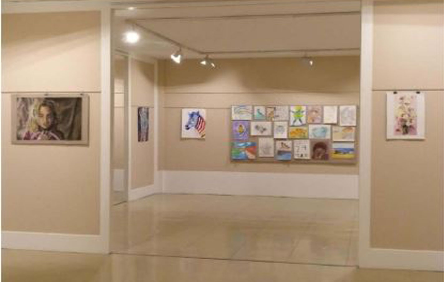 Exposición de alumnado de la escuela de Dibujo y Pintura en Kultur Etxea