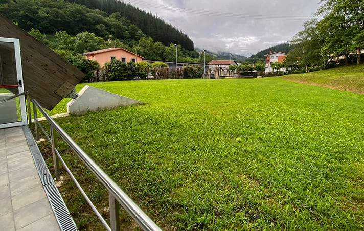 Llega el verano al polideportivo Bikuña