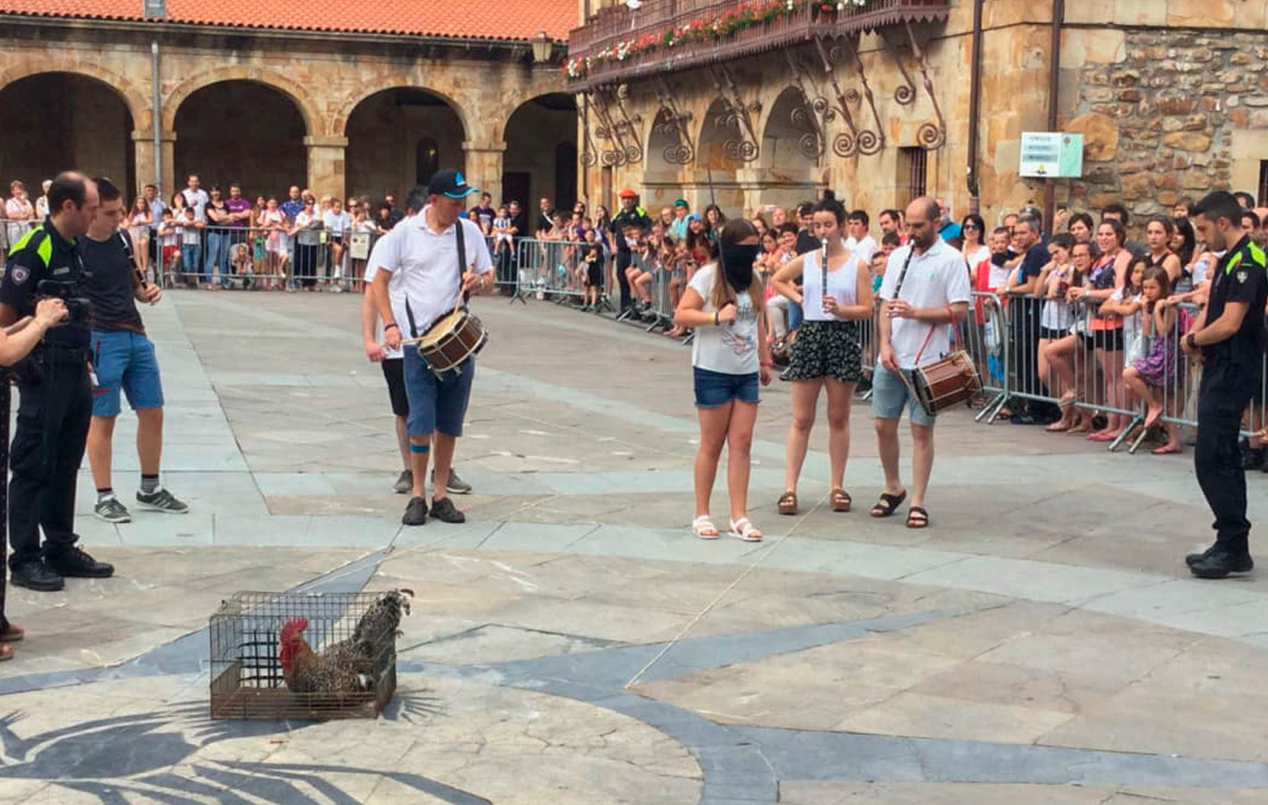 El juego del gallo el 26 de junio a las 19:00 horas en Euskal Herria plaza