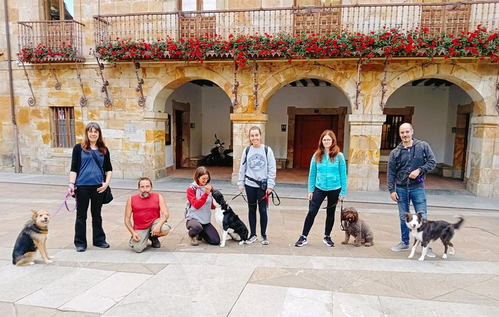 El Ayuntamiento comenzó ayer a ofrecer la formación para las-os propietarios de perros