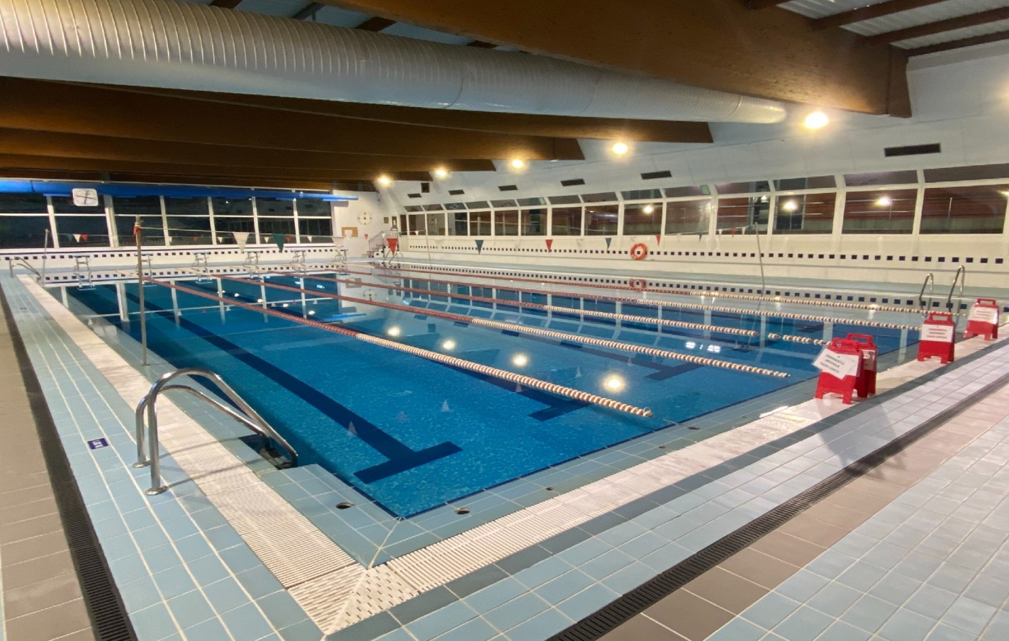 La piscina interior estará cerrada el fin de semana