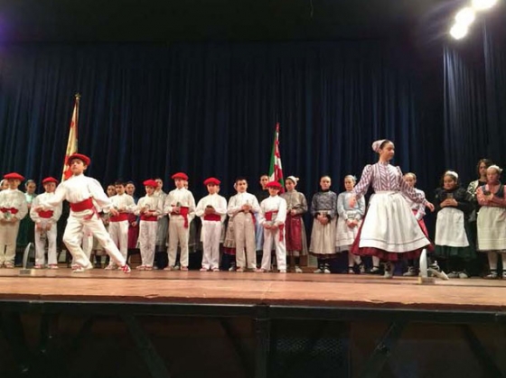 Sesiones de las liguillas de los campeonatos XX. Gazteen Gipuzkoar Aurreskua y XIX. Gazteen Soinu Zahar en Latxartegi Aretoan