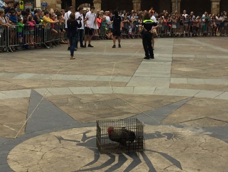 Juego del Gallo el 7 de junio a las 19:00 en Euskalerria plaza