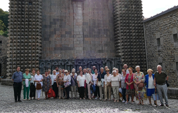 Romería a Arantzazu del pueblo de Legazpi