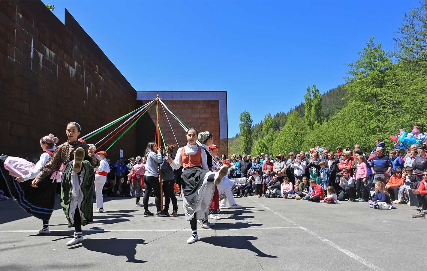 Video y Fotografías del día de Mirandaola de fiestas de 2019 disponibles en la galería de imágenes.