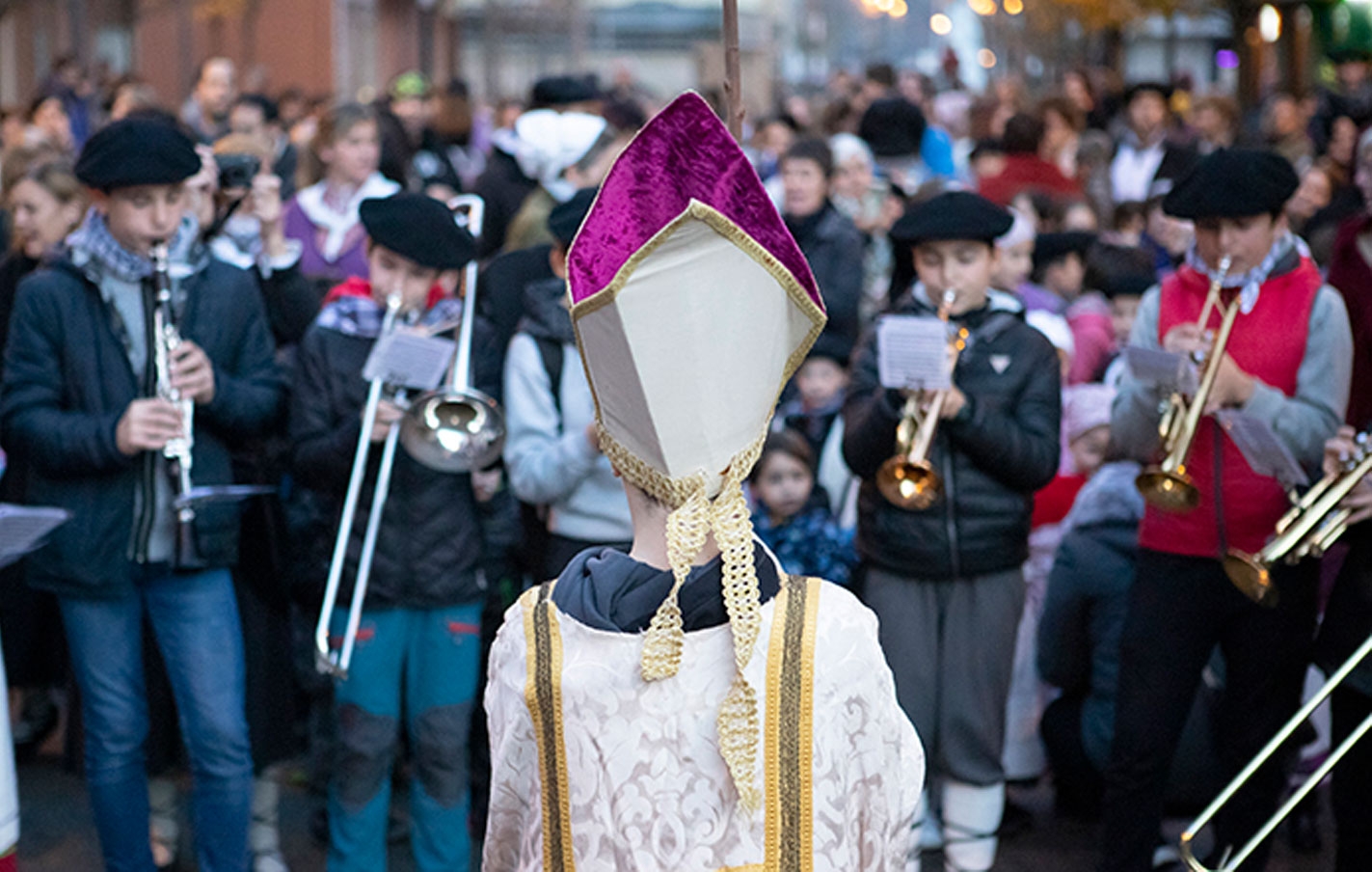 Ronda de San Nikolas: 2 de diciembre, viernes. Partirá a las 17:30 de la tarde de Laubide kalea.