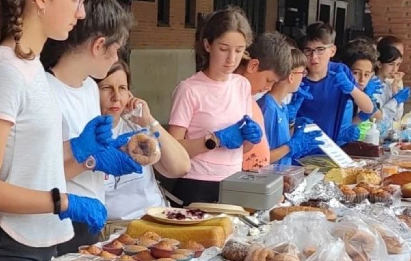 "Feria solidaria" organizada por Domingo Agirre