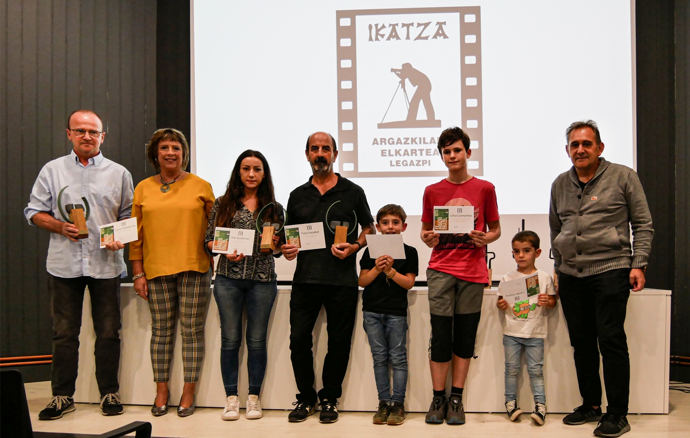 Fotografías del acto de entrega de premios "Legazpi Hiria " y Rally Fotográfico Memorial Batis Goikoetxea
