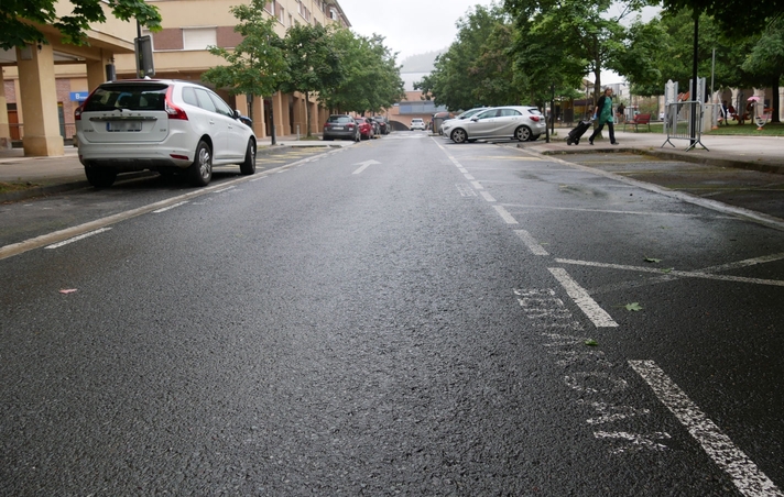 Retrasadas las labores de pintado de los aparcamientos de Plazaola por la lluvia