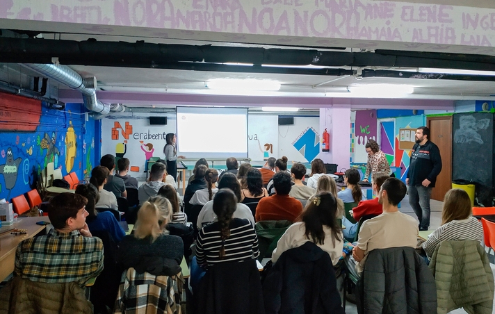 El foro de Educadores-as de los Servicios de la Adolescencia de Gipuzkoa se reunió en el Gazte-txoko de Legazpi
