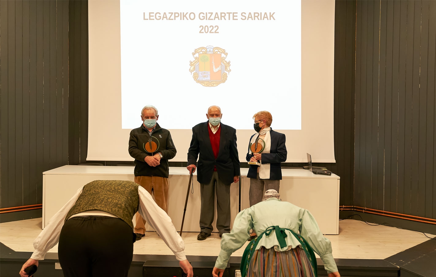 Ya están expuestas en la galería de imágenes.  Premios Sociales de Legazpi