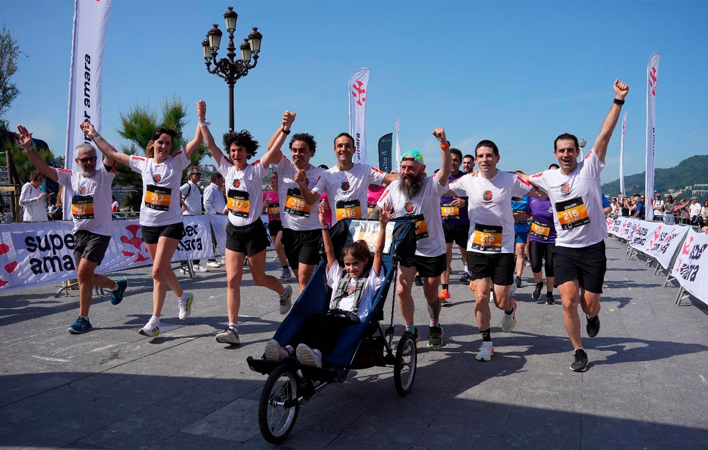 El Ayuntamiento de Legazpi participa en la 16ª Carrera de Empresas visibilizando el síndrome Ehlers-Danlos