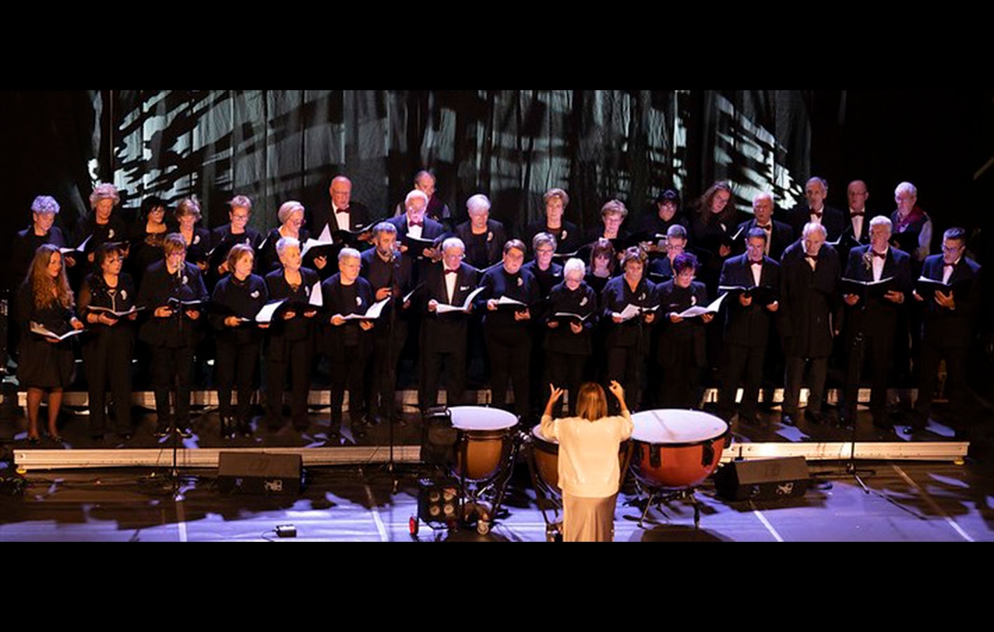 Concierto de Semana Santa:  Santikutz Abesbatza. 12 de abril, a las 20:00 horas en la Parroquia