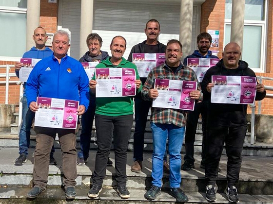Coincidiendo con el movimiento Movember, el ayuntamiento se iluminará de azul