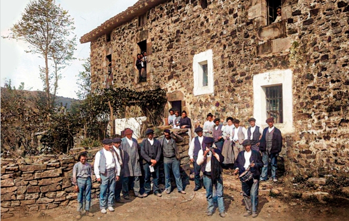 Concurso del calendario municipal. Respuesta a la pregunta de mayo: "OSASUN ZENTROA"