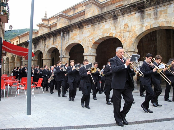 Legazpi Musika Banda a Austria en su 150 aniversario