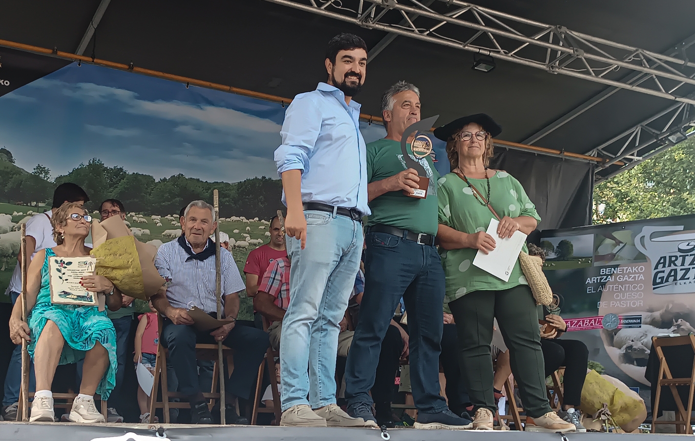 Premiados en el 40. Gipuzkoako Artzain Eguna hoy en Legazpi.