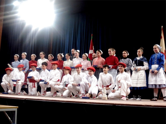 Los premios de los campeonatos de Aurresku y Soinu Zahar infantil a Alegia y Zizurkil