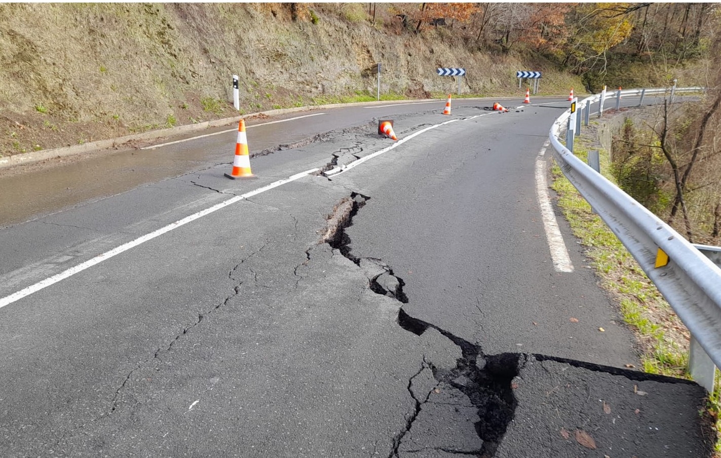 Cierre total de la carretera de Udana