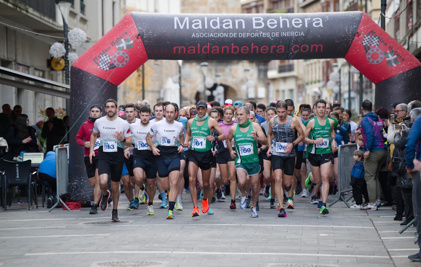 Gran ambiente en la San Silvestre de Legazpi
