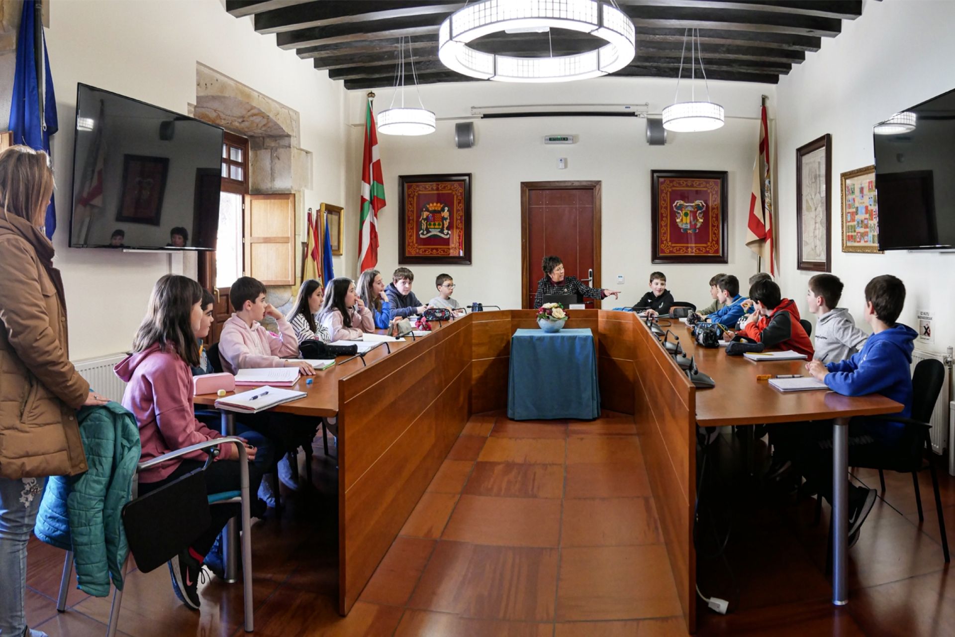 Visita al Ayuntamiento de los alumnos/as de 6º curso  de Haztegi Ikastola