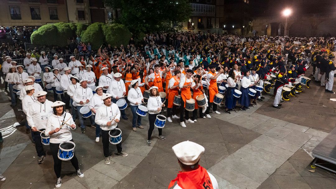 Legazpiko Udalak Danborradaren antolaketa taldearen mezua herritarrekin partekatzen du
