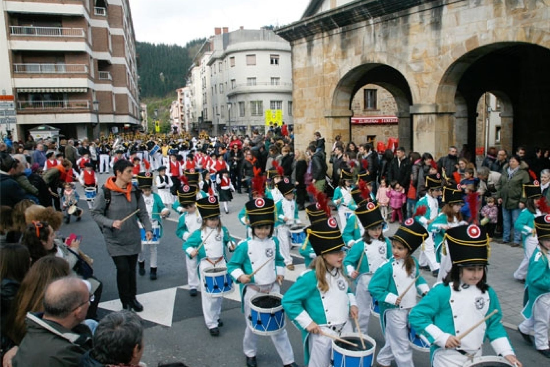 Ensayos de la tamborrada infantil-juvenil